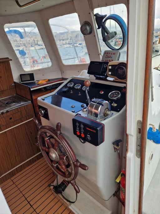 Hotel en barco Primavera Sound Romantic Fisherboat