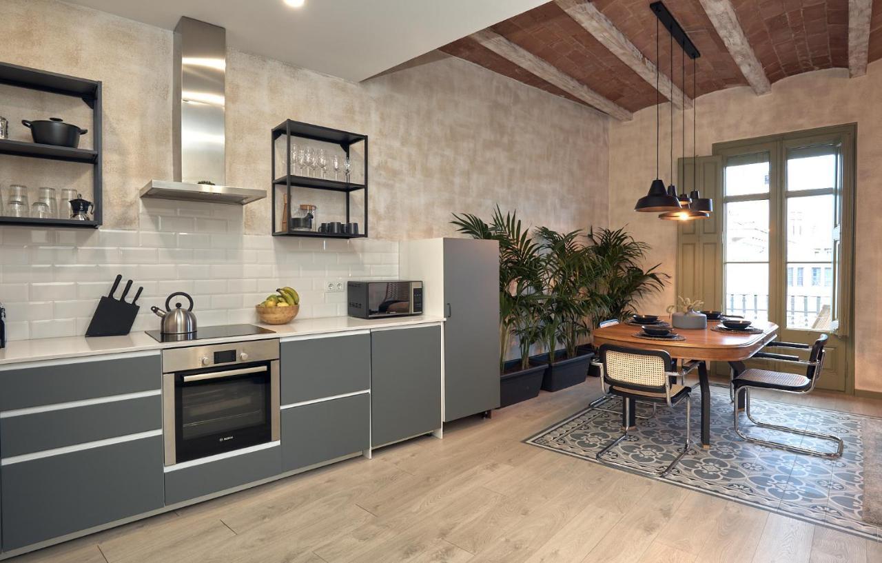Maya - Two Bedroom In Enric Granados Apartment