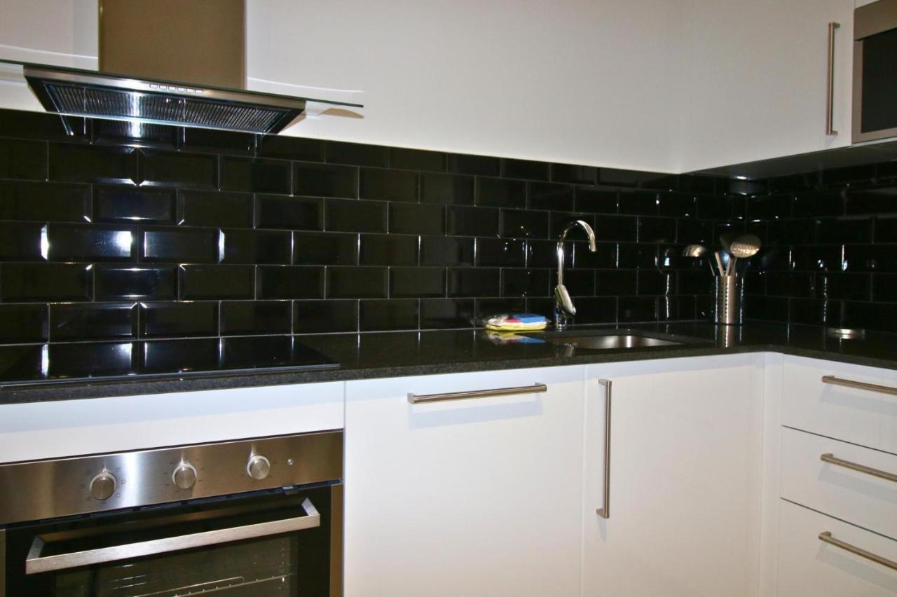 Luxurius For 4 People With Jacuzzi Apartment Barcelona