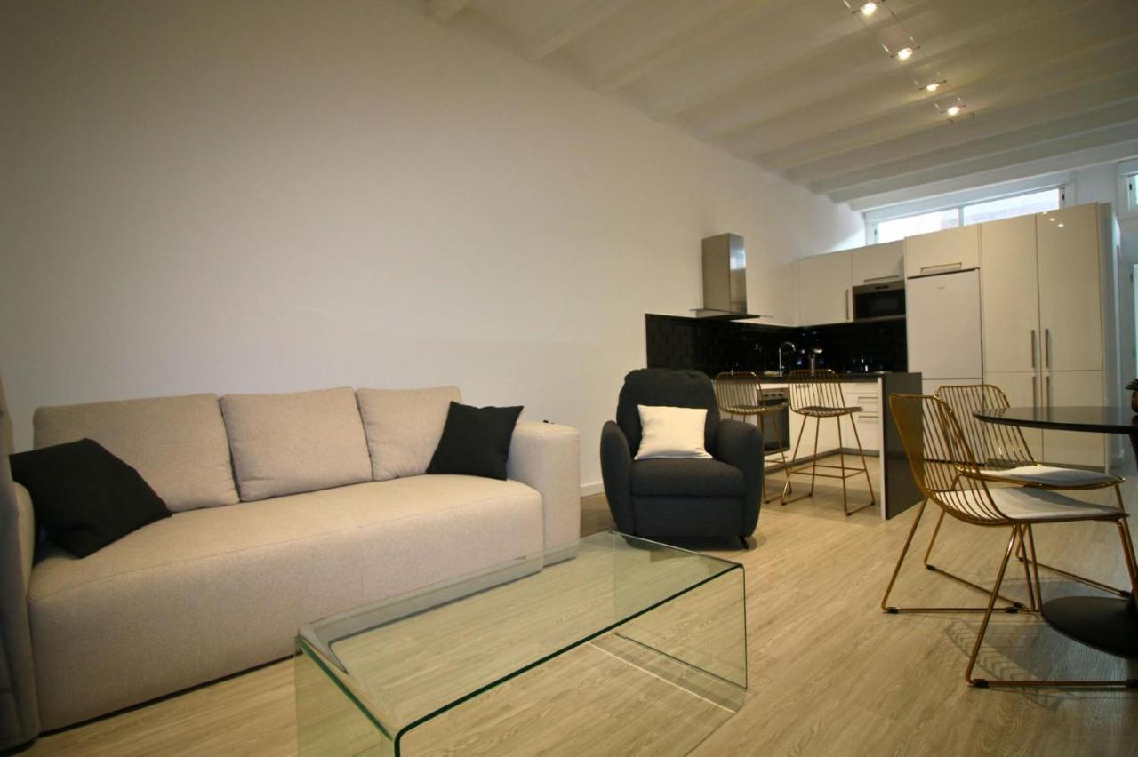 Luxurius For 4 People With Jacuzzi Apartment *