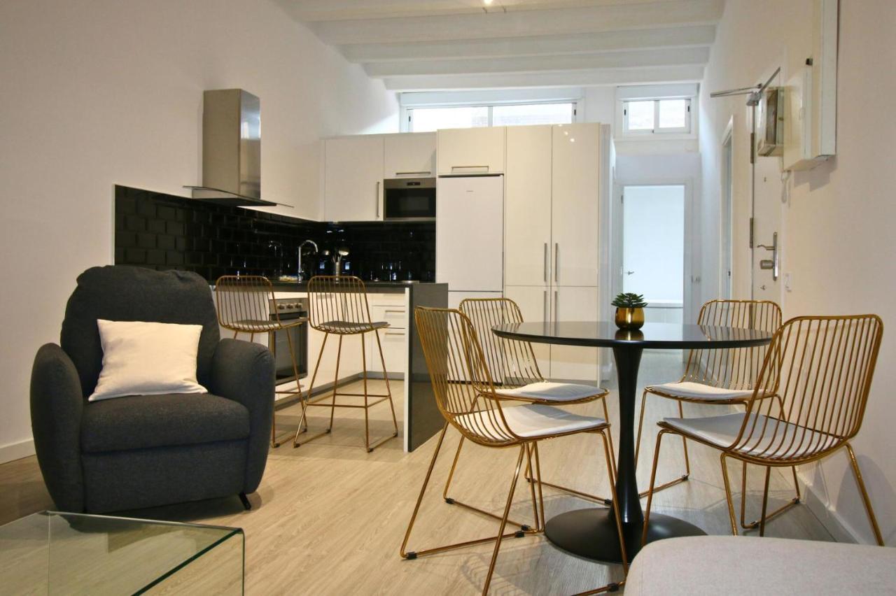 Luxurius For 4 People With Jacuzzi * Barcelona