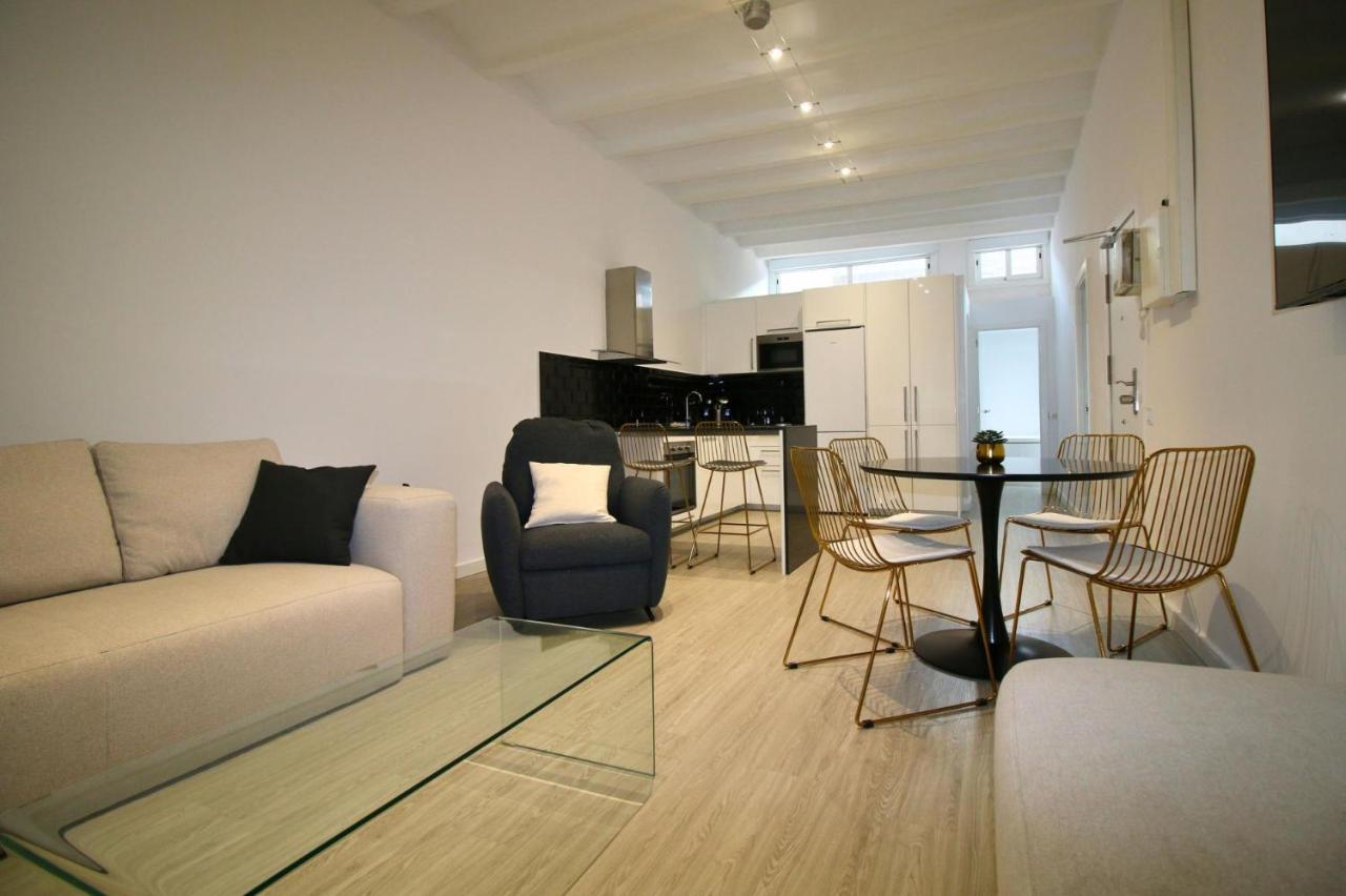 Apartment Luxurius For 4 People With Jacuzzi