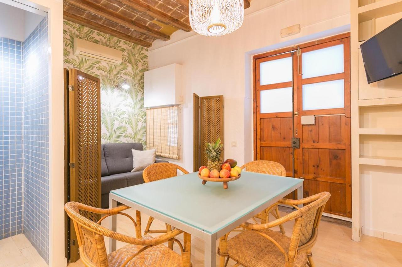 Only 100 Meters From The Barcelona
