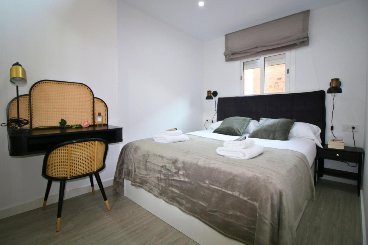 Apartment Luxurius For 4 People With Jacuzzi Barcelona