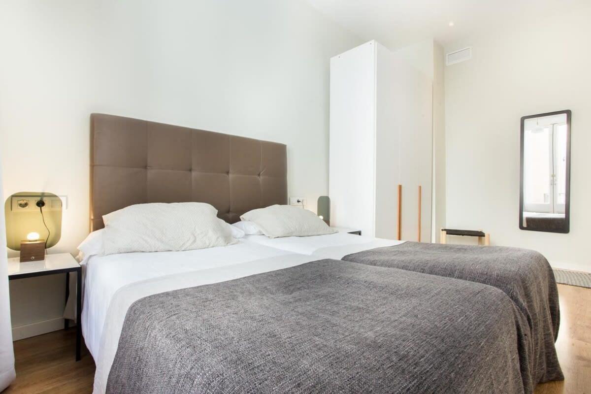 Centric 3bedroom In Ramblas 2 1b * Barcelona