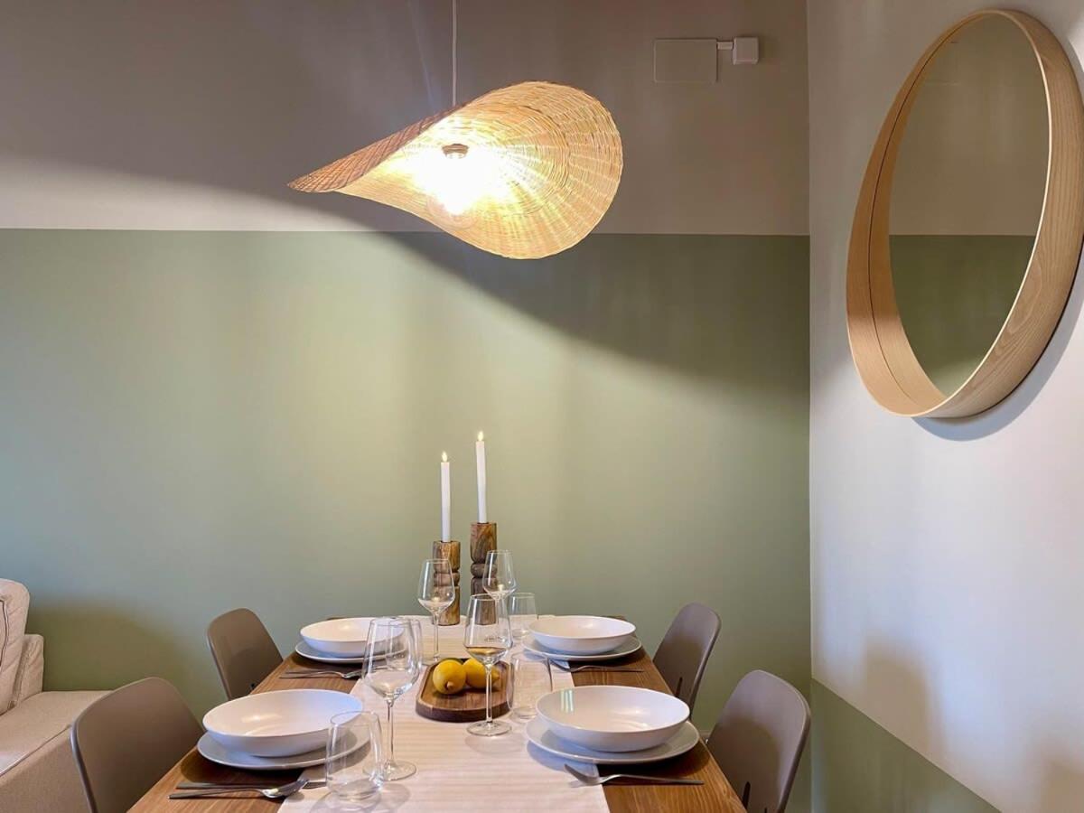 Apartment Plaza Catalunya Recently Renovated 5bd-4bth Barcelona