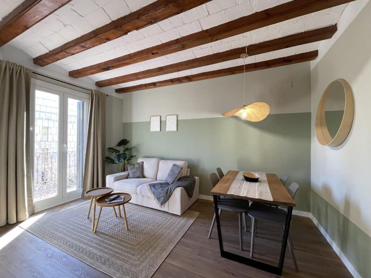 Plaza Catalunya Recently Renovated 5bd-4bth *