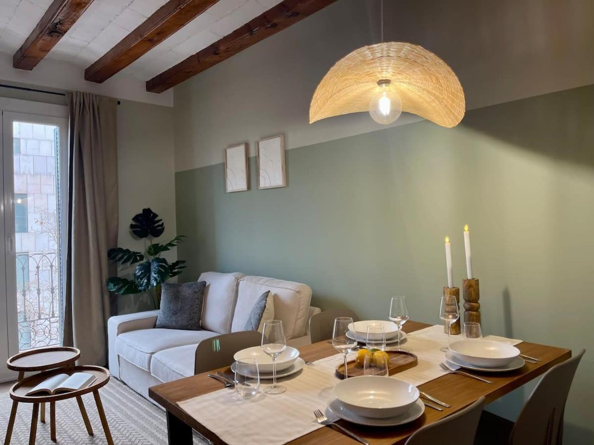 Plaza Catalunya Recently Renovated 5bd-4bth * Barcelona