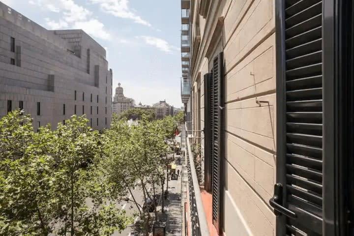 Plaza Catalunya Recently Renovated 5bd-4bth *