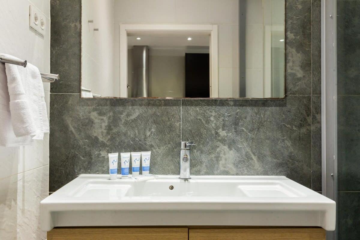Apartment Centric 3bedroom In Ramblas 2 1b