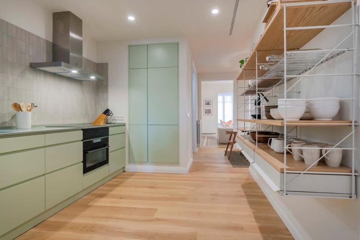 Apartment Amazing 5 Bd 5 Bathroom Next To Plaza Catalunya