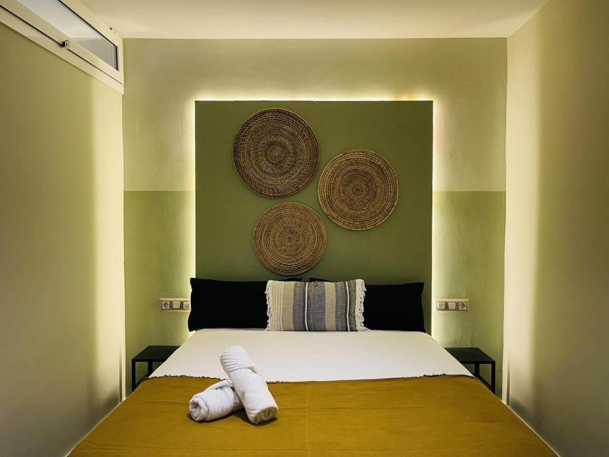 Plaza Catalunya Recently Renovated 5bd-4bth * Barcelona