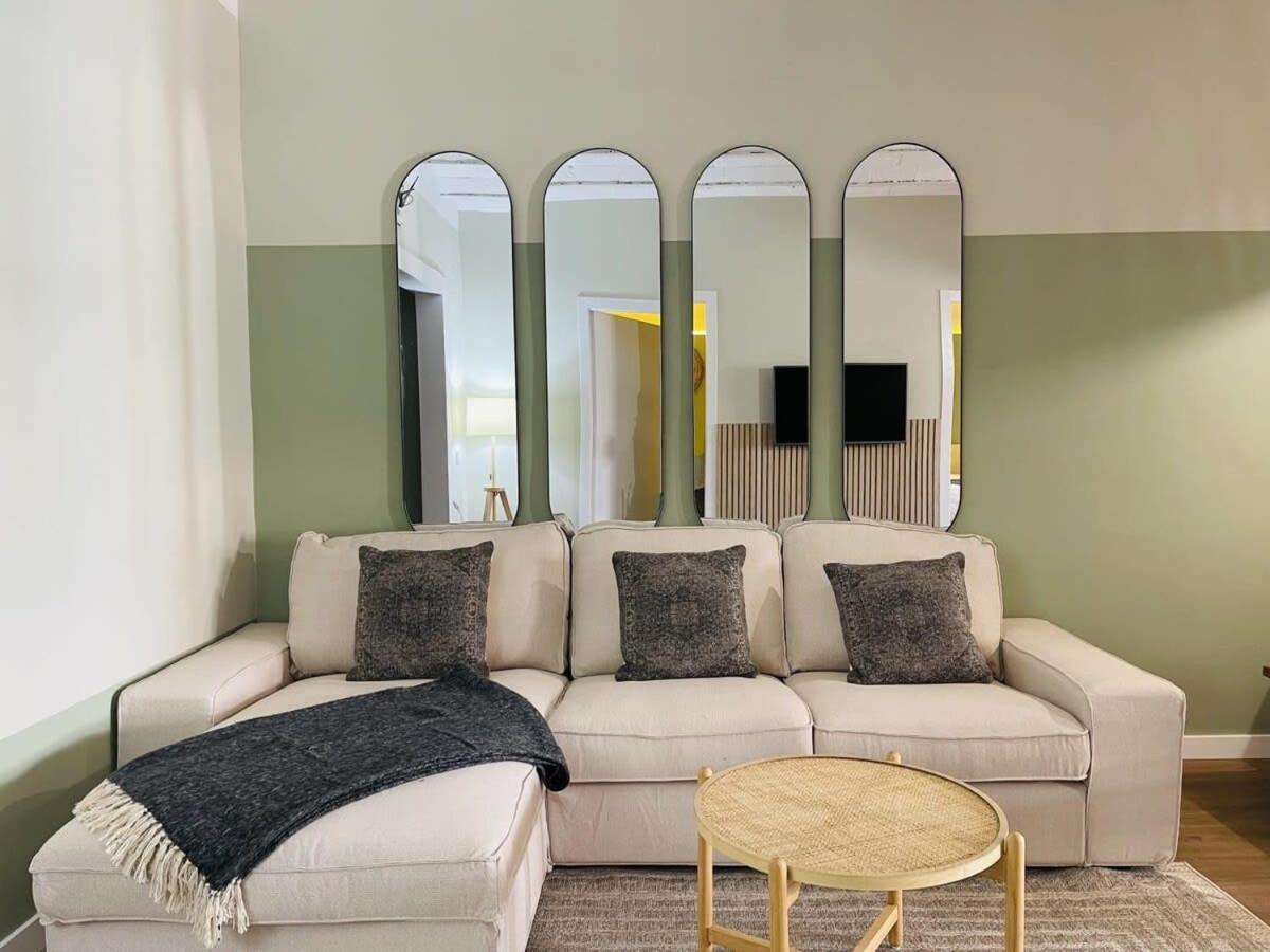 Apartment Plaza Catalunya Recently Renovated 5bd-4bth