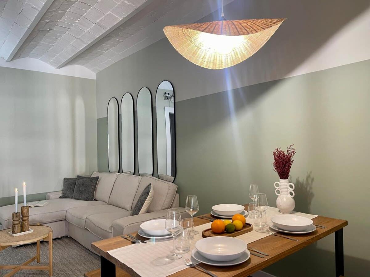 Plaza Catalunya Recently Renovated 5bd-4bth *