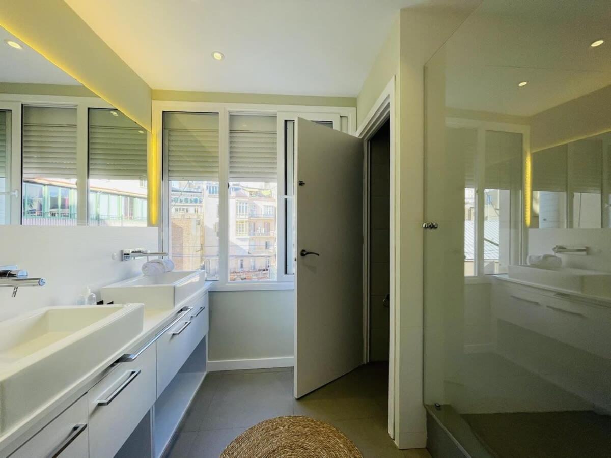 Plaza Catalunya Recently Renovated 5bd-4bth * Barcelona