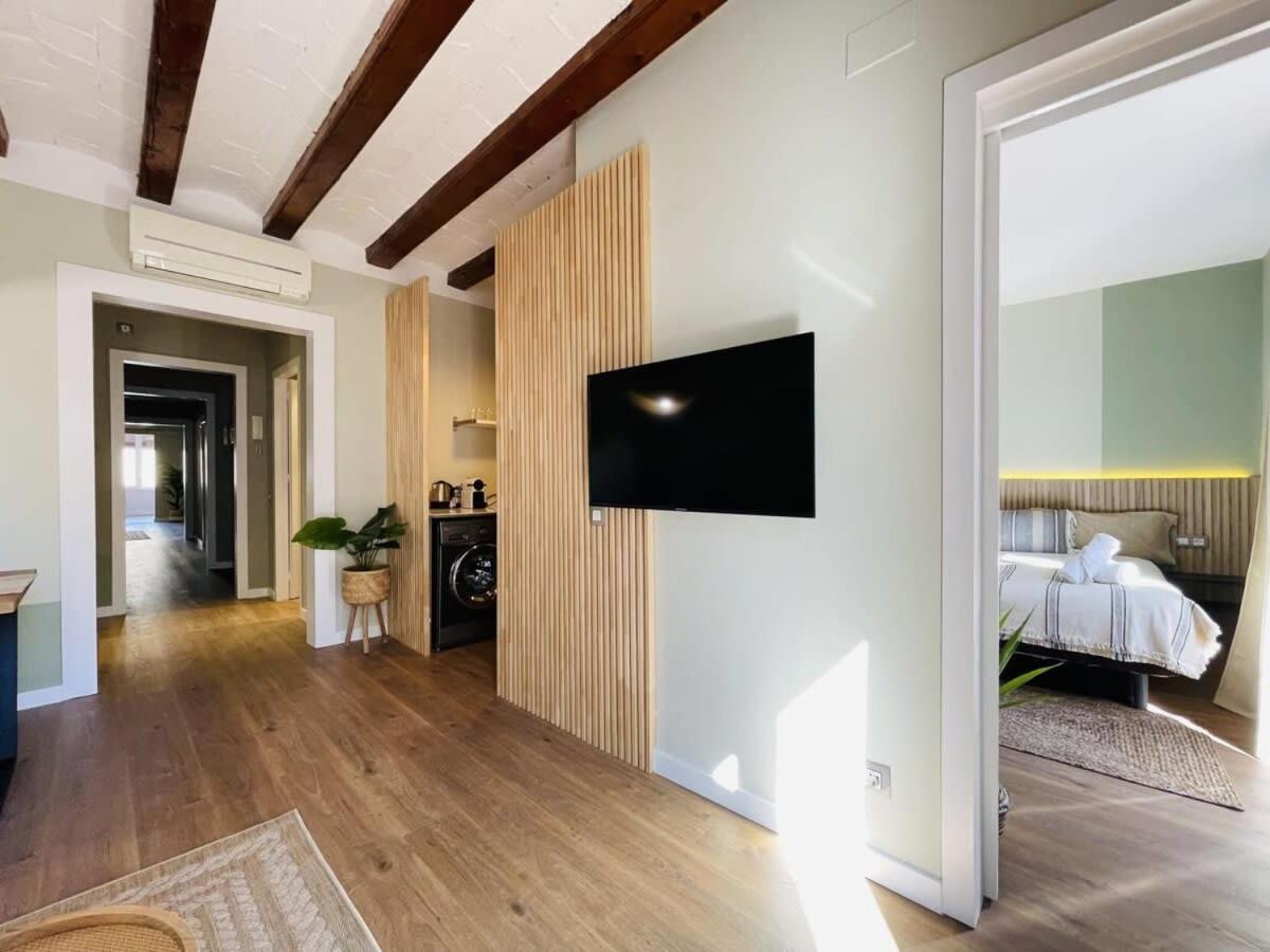 Plaza Catalunya Recently Renovated 5bd-4bth * Barcelona