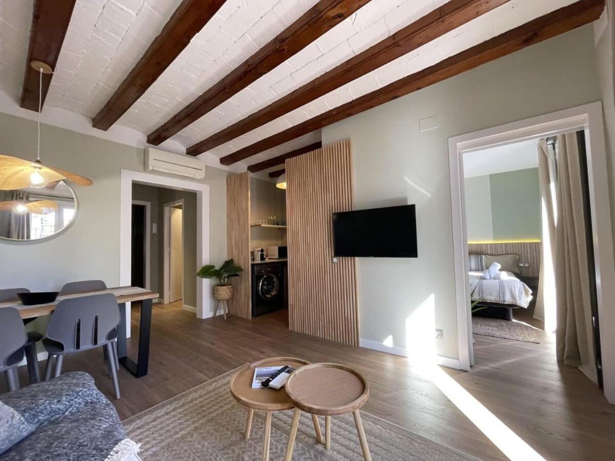 Plaza Catalunya Recently Renovated 5bd-4bth *