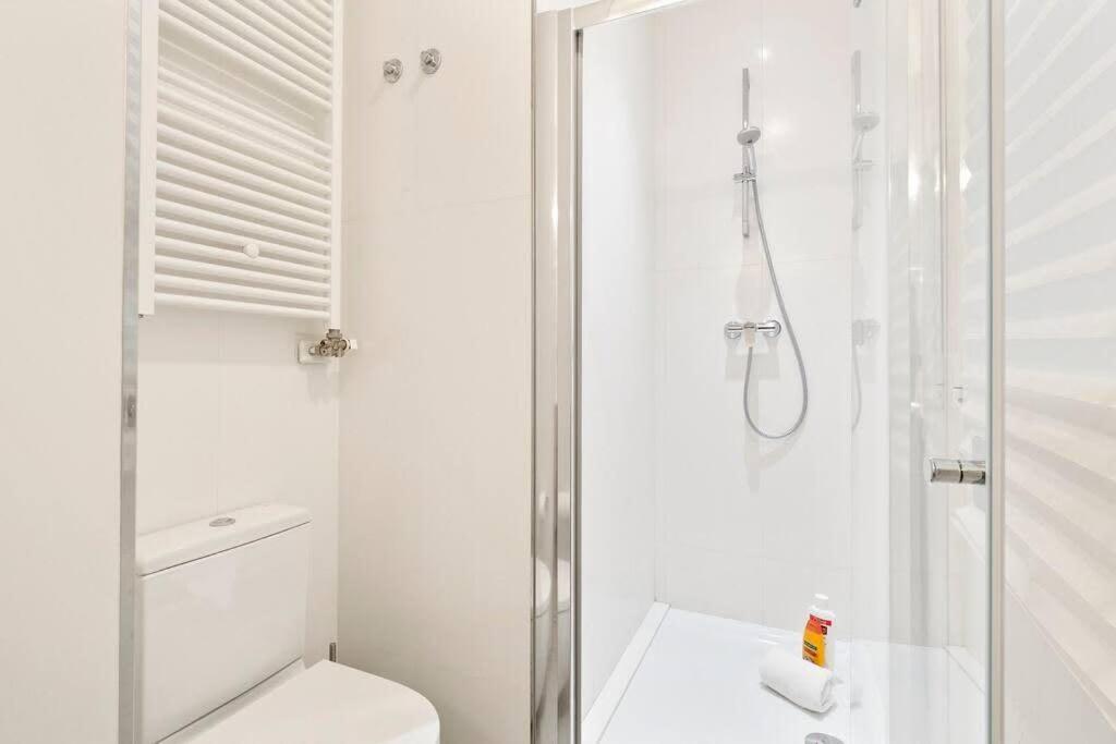 Apartment Arc De Triomf Luxury Modern 2-bedroom 2-bathroom