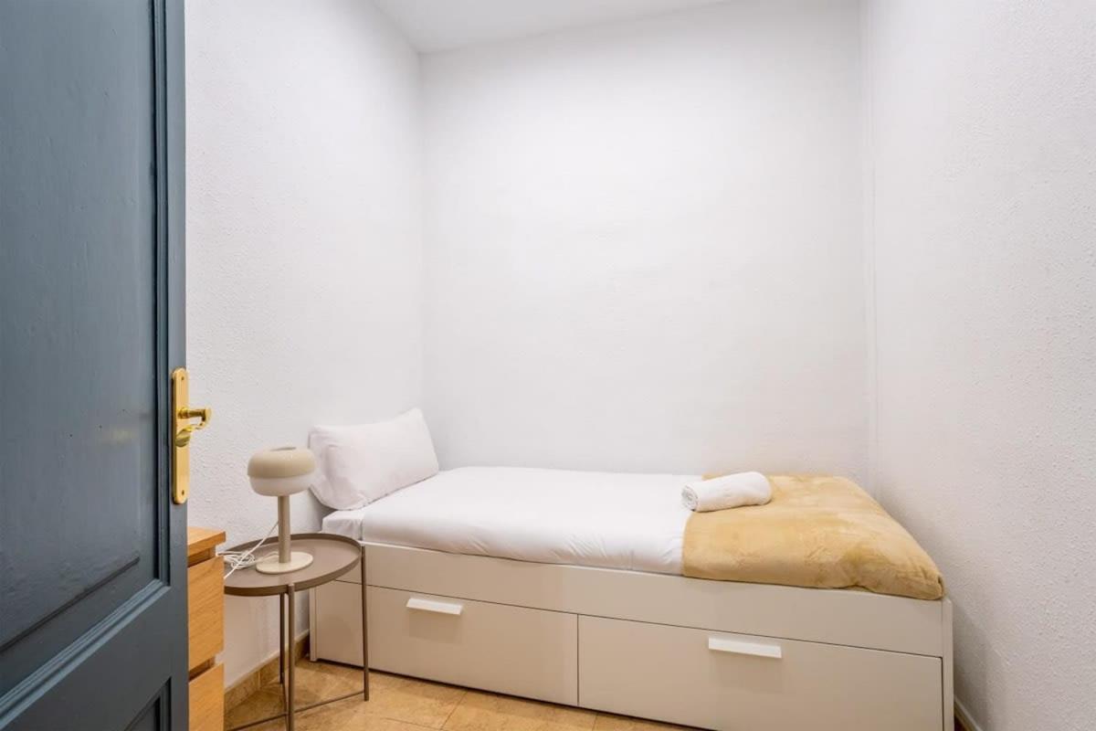 Private Terrace Attico 3bd In Gran De Gracia Barcelona