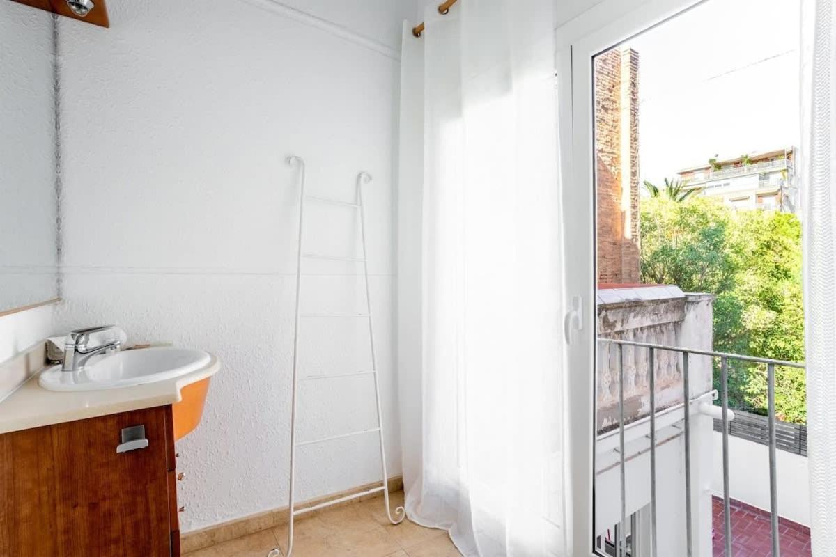 Private Terrace Attico 3bd In Gran De Gracia Barcelona
