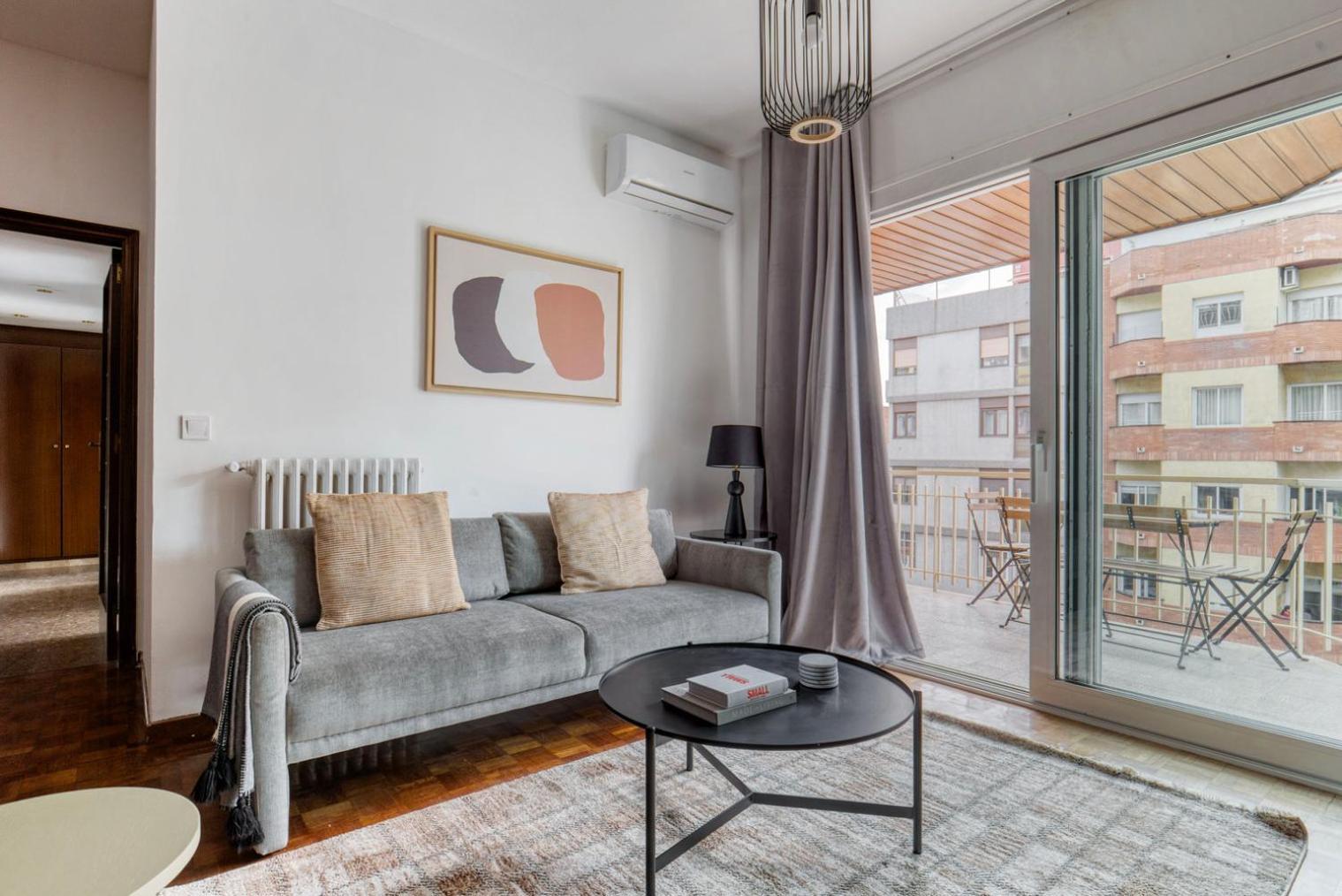 Blueground Galvany Balcony Furnished Bcn-127 Apartment *