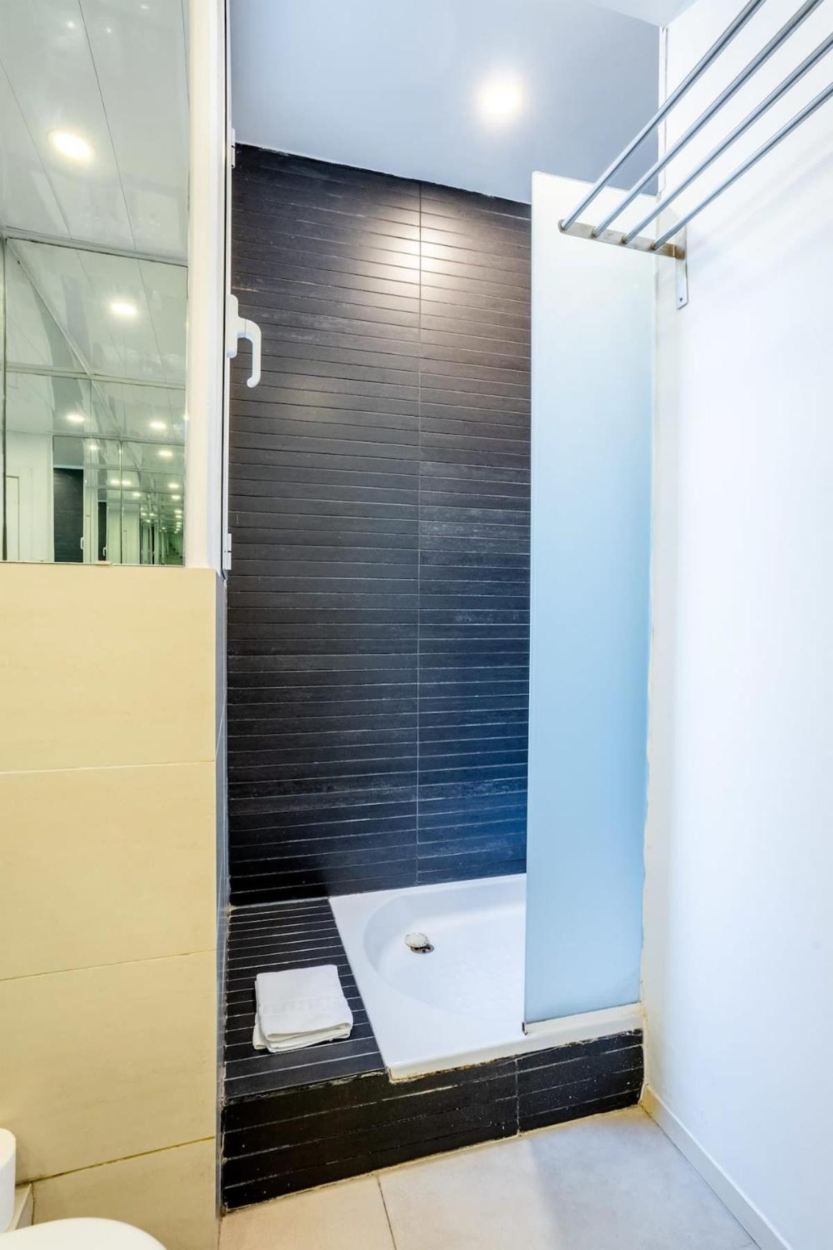 Apartment Eixample Next To Paseo De Gracia Modern 3bd Barcelona