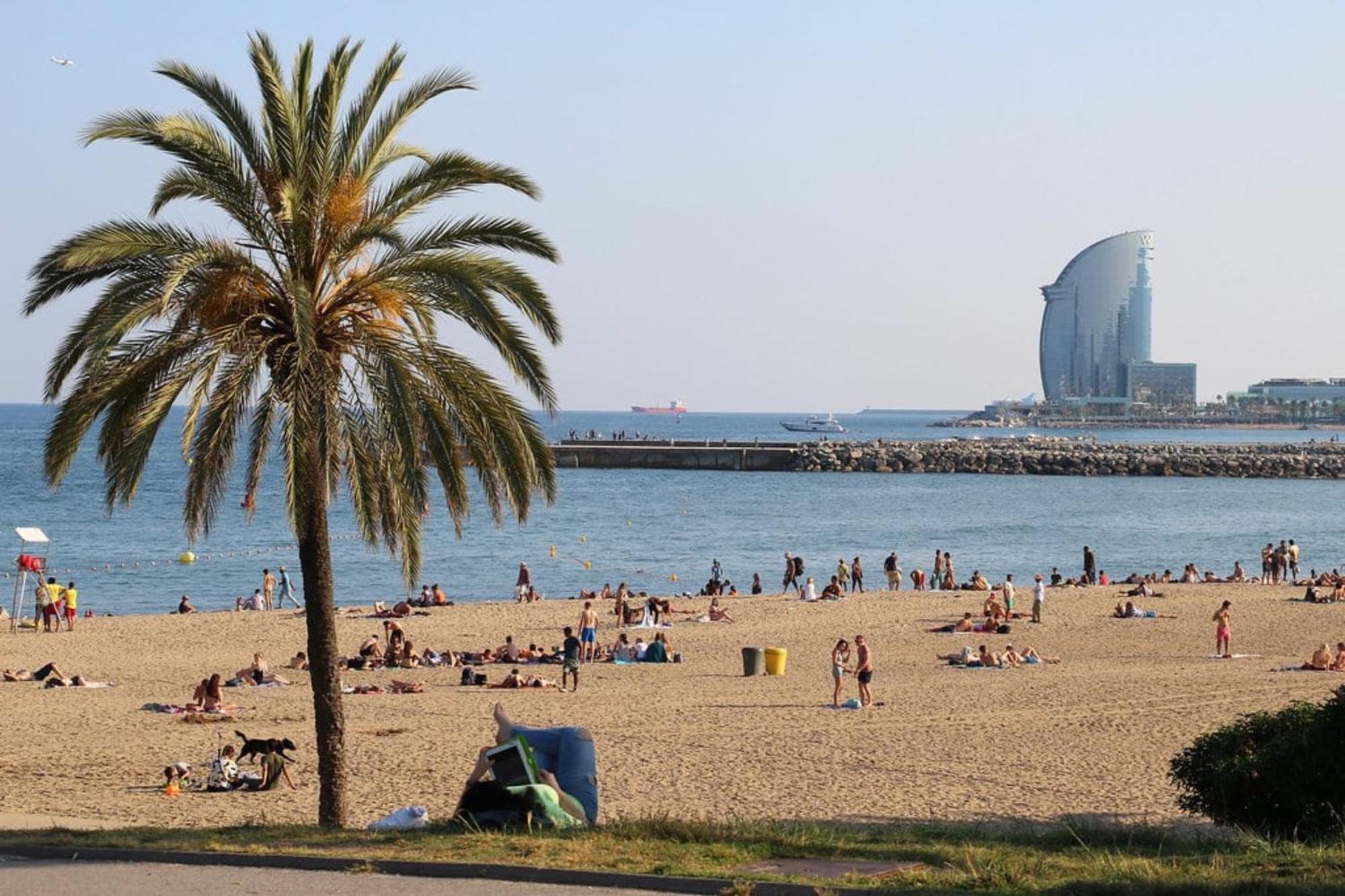 Luxurius For 4 People With Jacuzzi * Barcelona