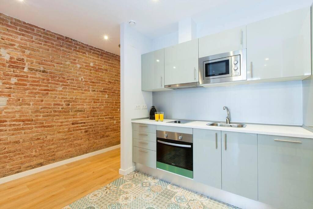 Very Spacious Eixample 4bd 4ba Apartment Barcelona
