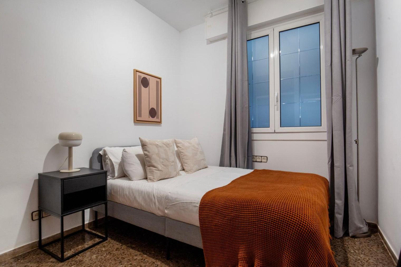 Blueground Galvany Balcony Furnished Bcn-127
