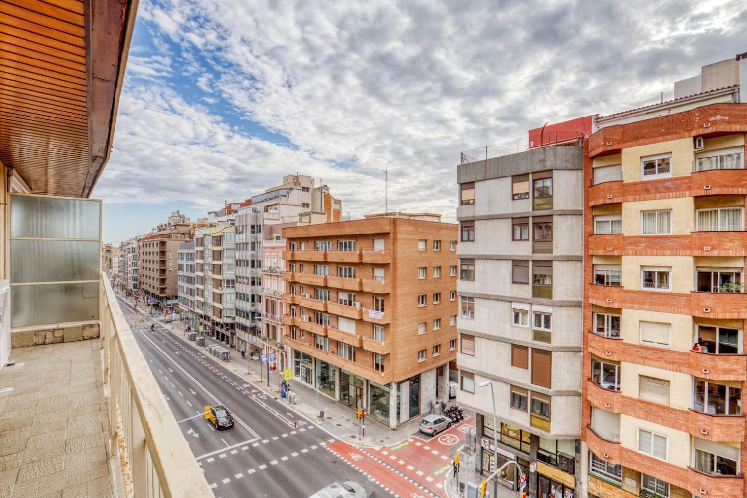 Blueground Galvany Balcony Furnished Bcn-127