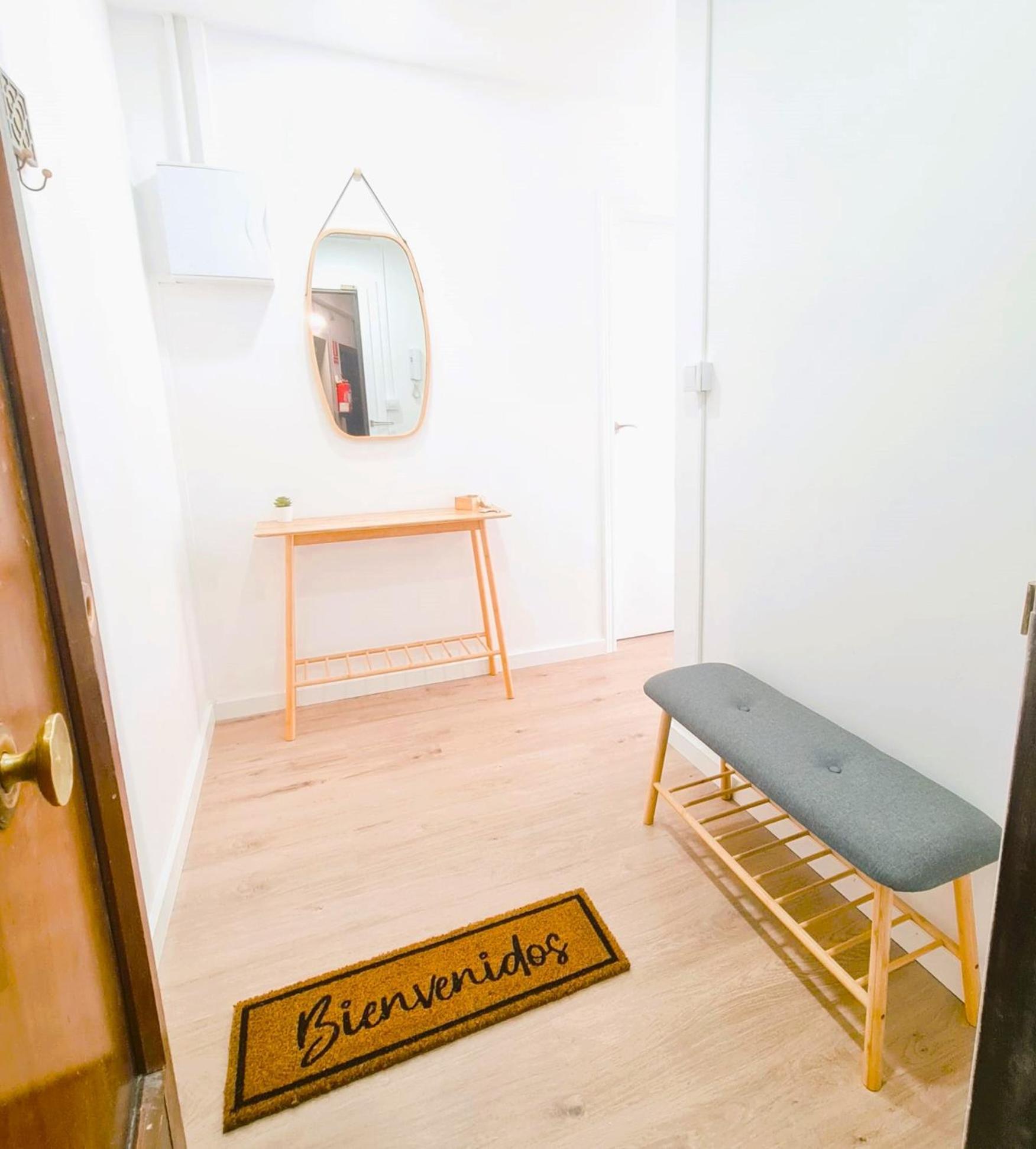 G74 Avenida Gaudi 4 Bedrooms With Balcony- Sagrada Familia *