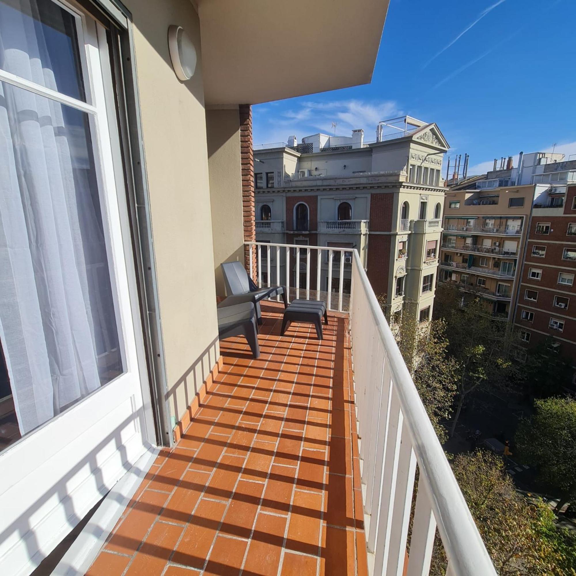 Apartamento G74 Avenida Gaudi 4 Bedrooms With Balcony- Sagrada Familia *