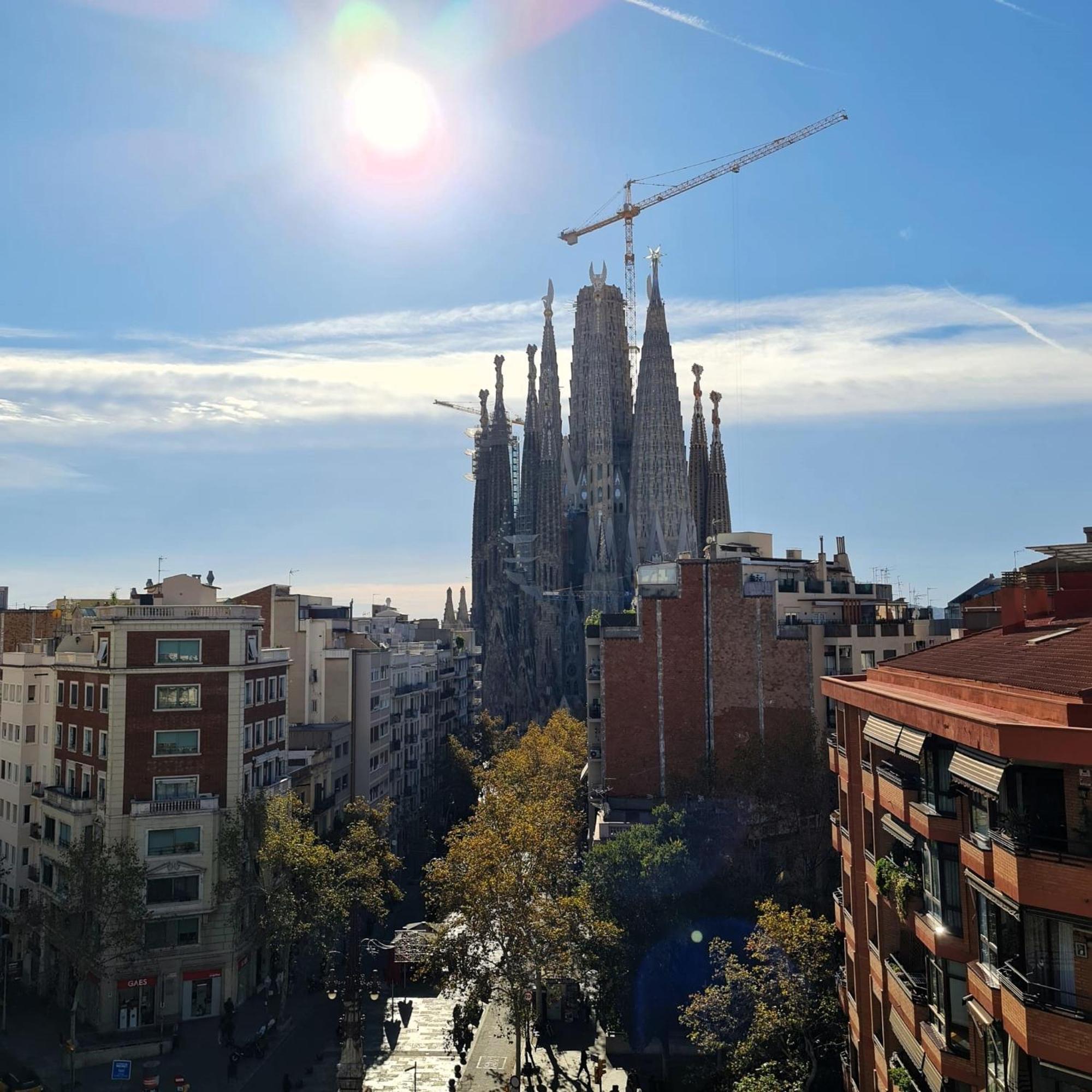 Apartment G74 Avenida Gaudi 4 Bedrooms With Balcony- Sagrada Familia *