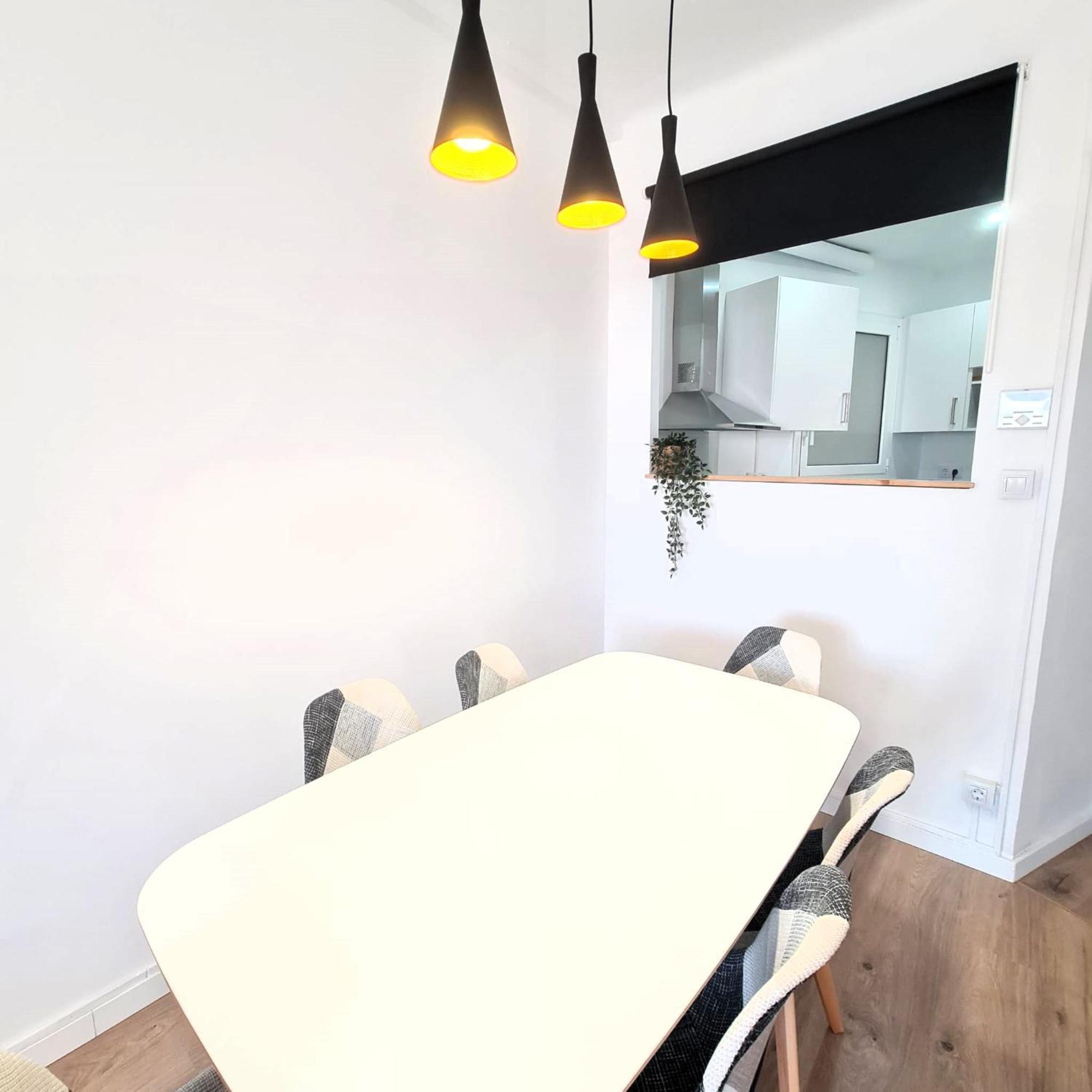 Apartamento G74 Avenida Gaudi 4 Bedrooms With Balcony- Sagrada Familia