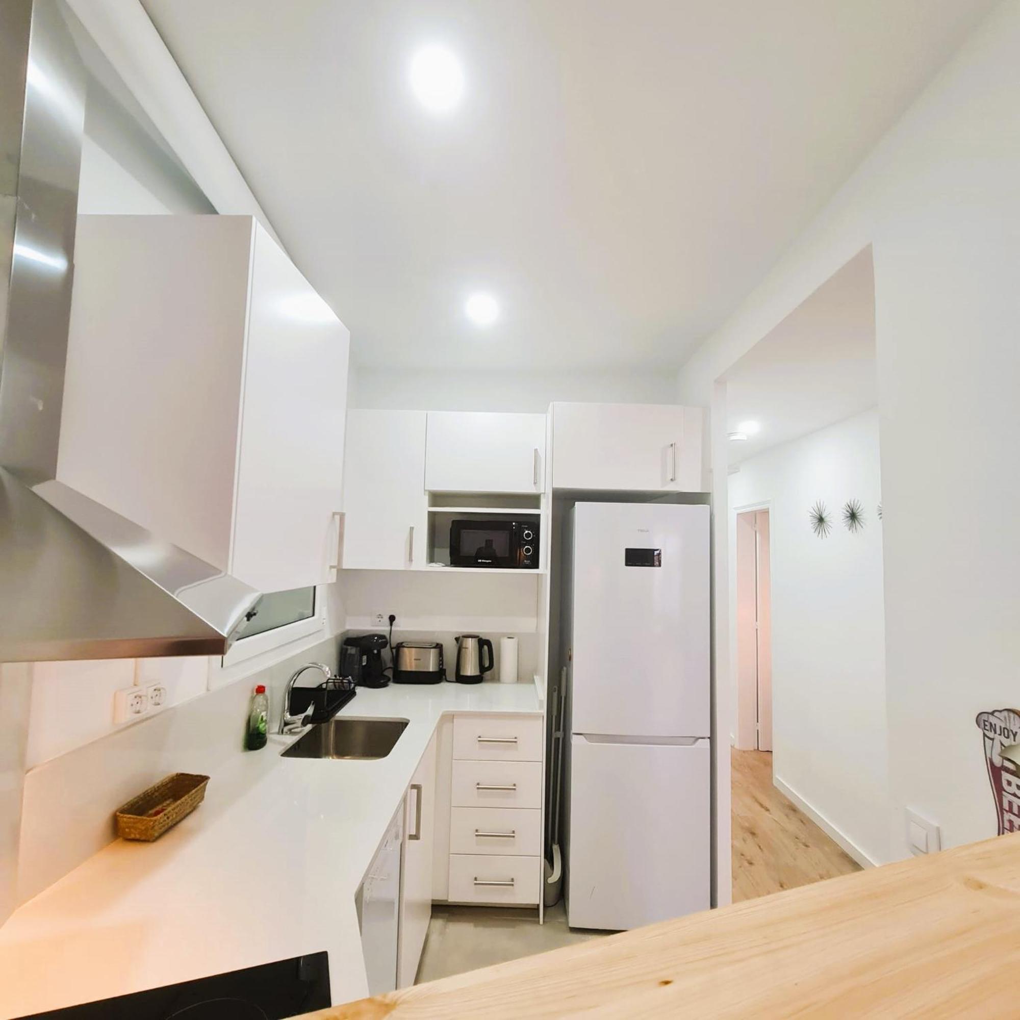 Apartamento G74 Avenida Gaudi 4 Bedrooms With Balcony- Sagrada Familia