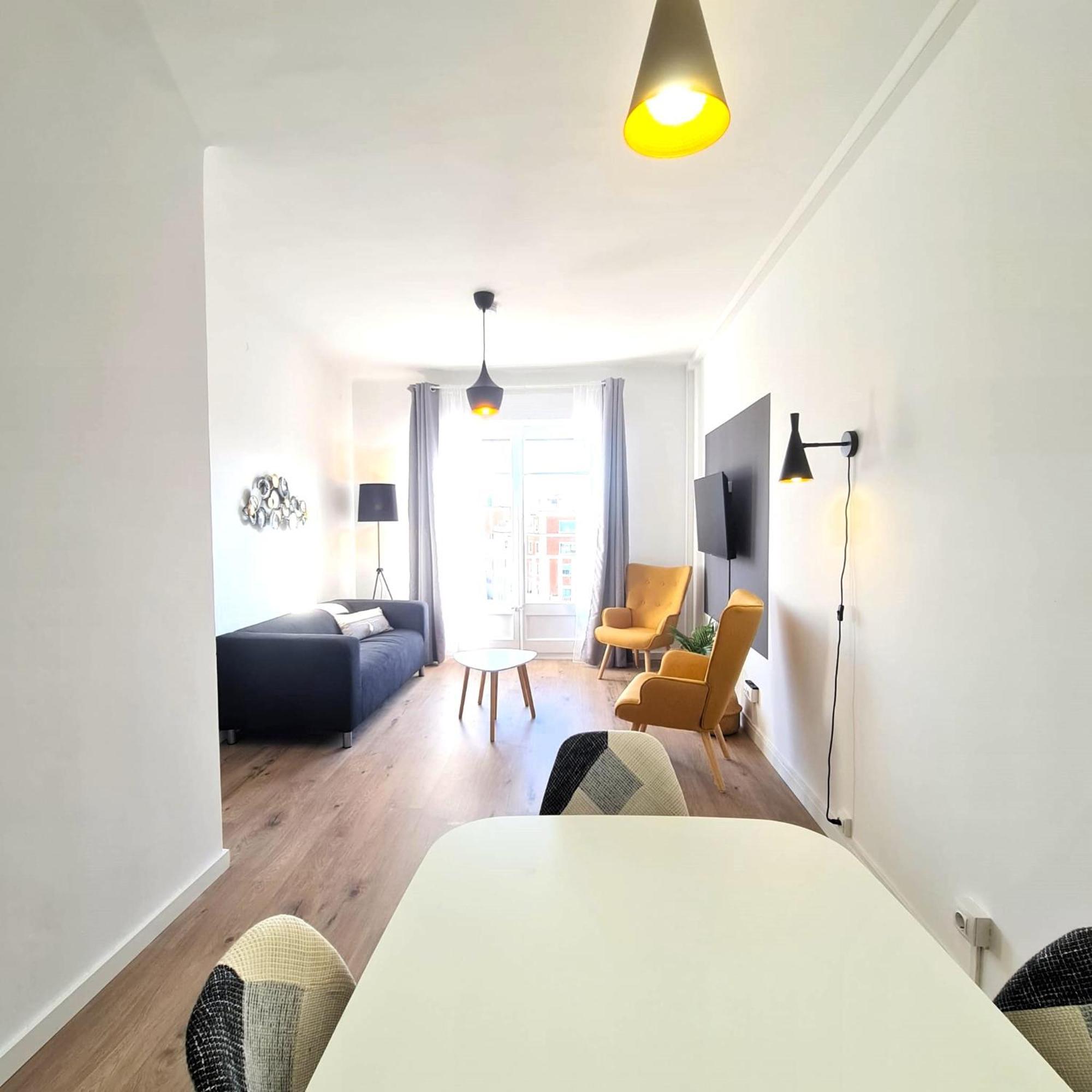 G74 Avenida Gaudi 4 Bedrooms With Balcony- Sagrada Familia Apartamento *