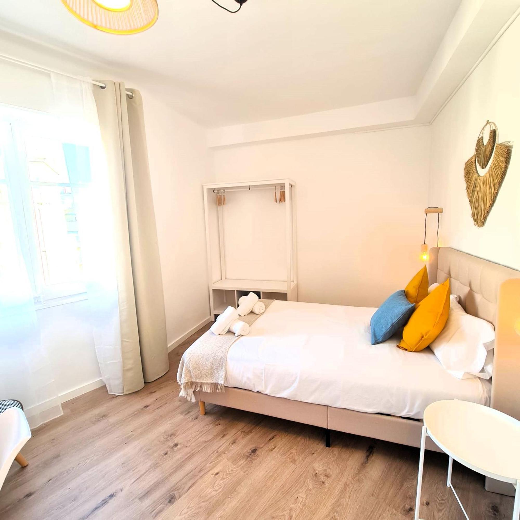 G74 Avenida Gaudi 4 Bedrooms With Balcony- Sagrada Familia * Barcelona