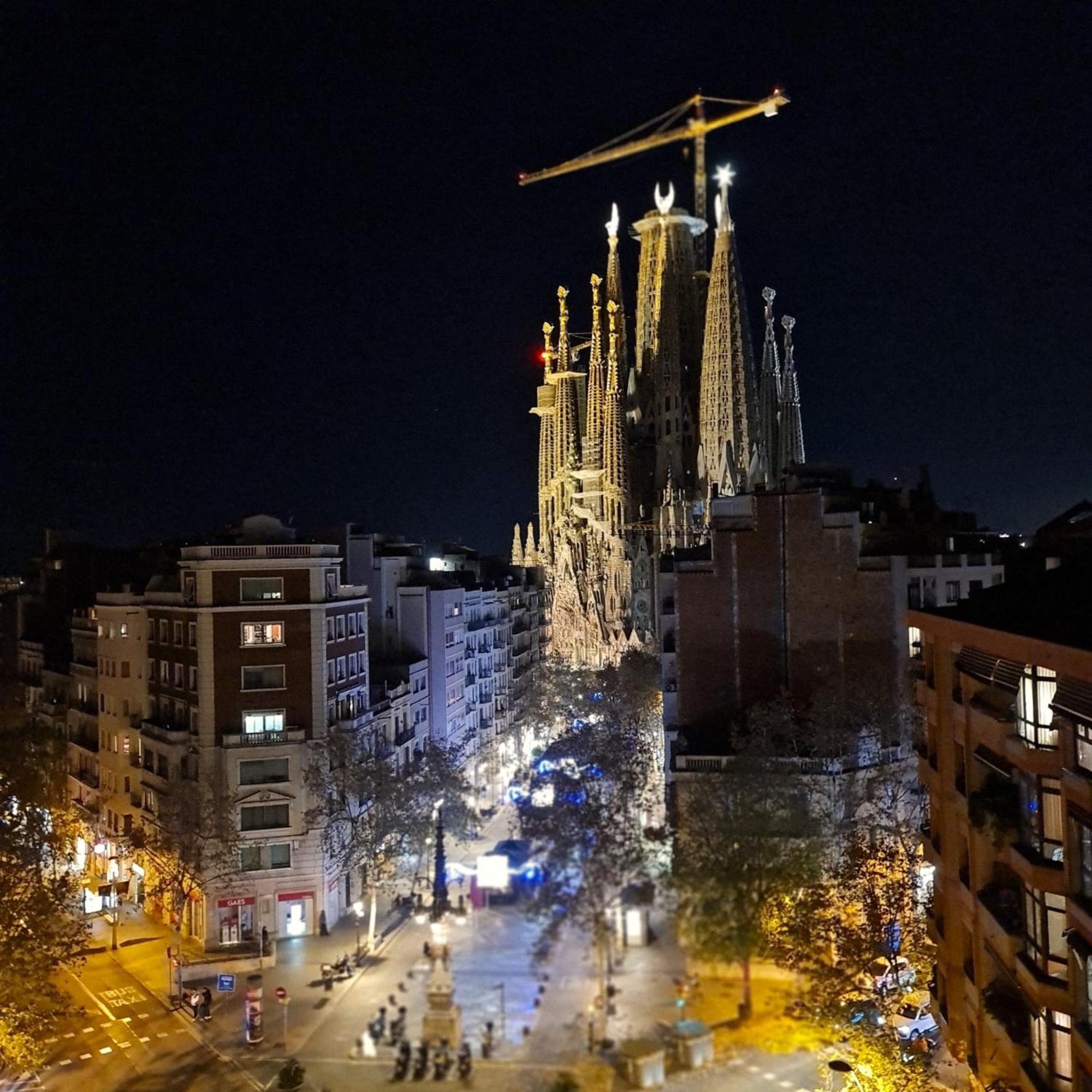 G74 Avenida Gaudi 4 Bedrooms With Balcony- Sagrada Familia * Barcelona