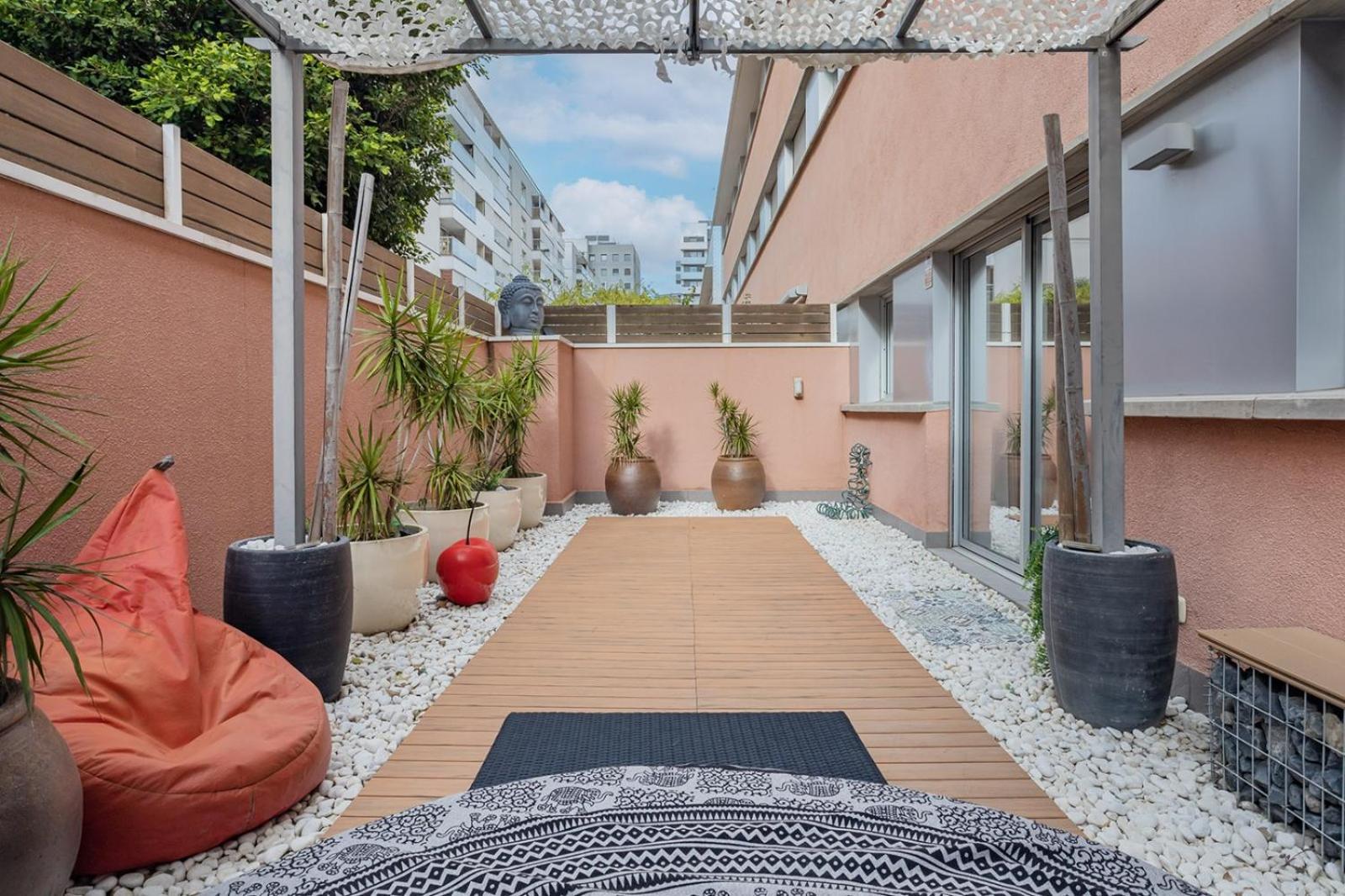 Pool Luxury 2 Bedrooms - 2 Terraces - Parking - Long Term Apartment *
