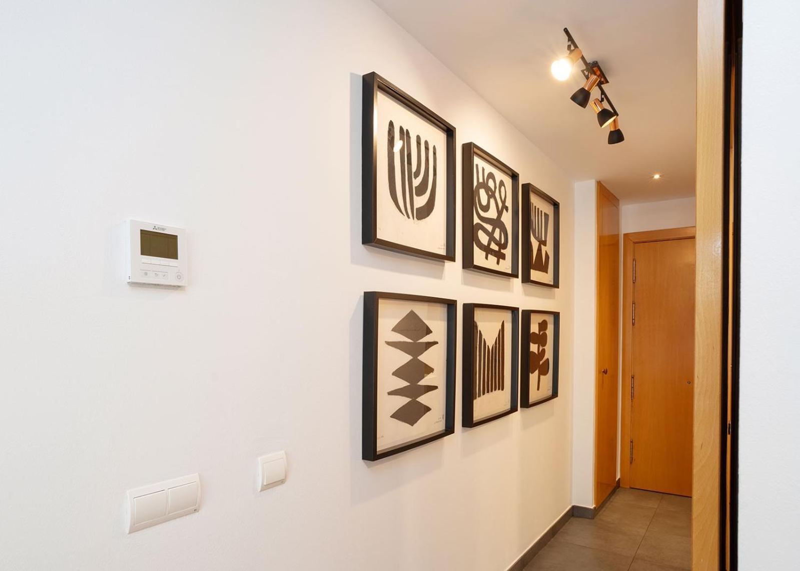 Modern Near Pl. Espana Apartment