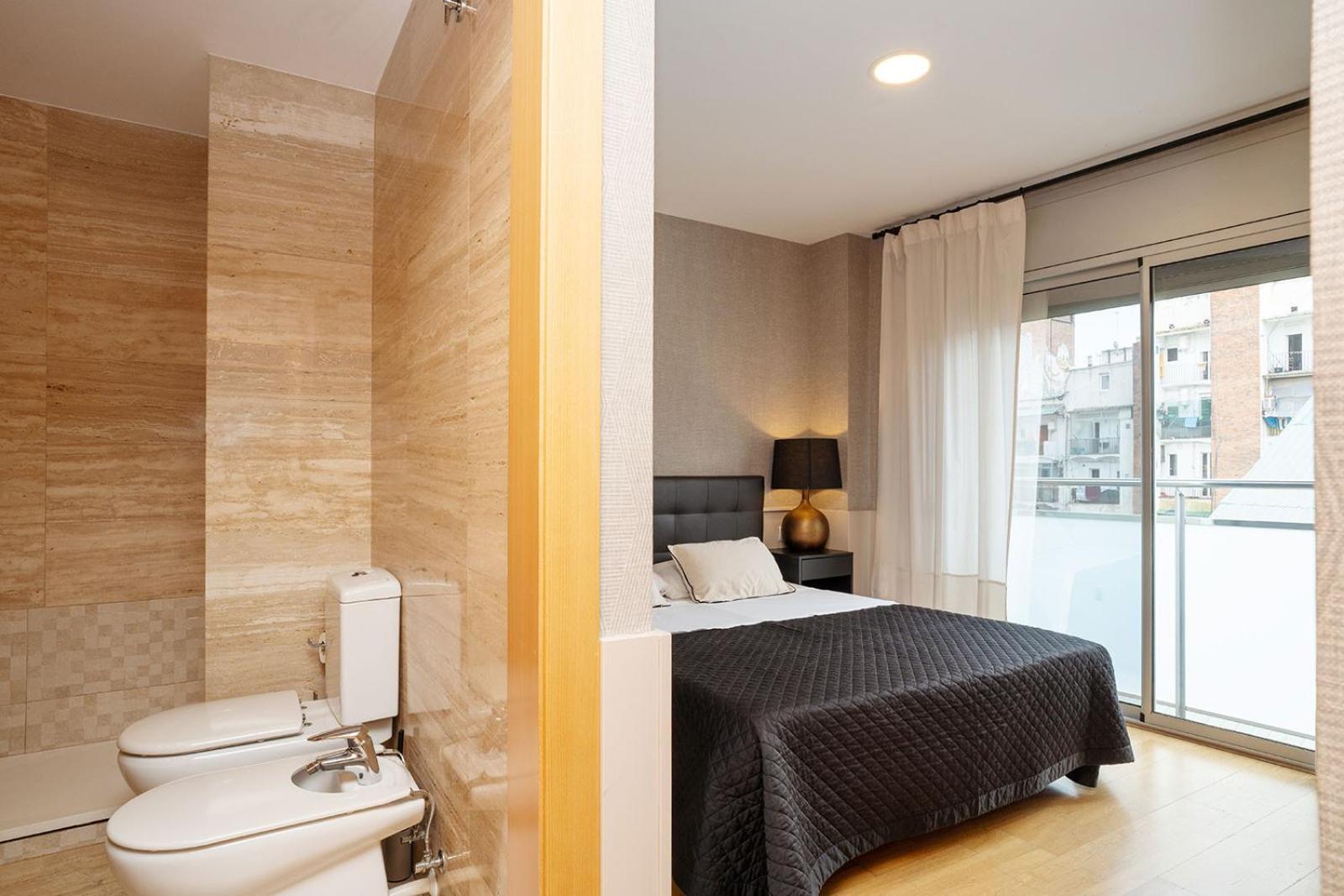 Modern Near Pl. Espana Apartment *