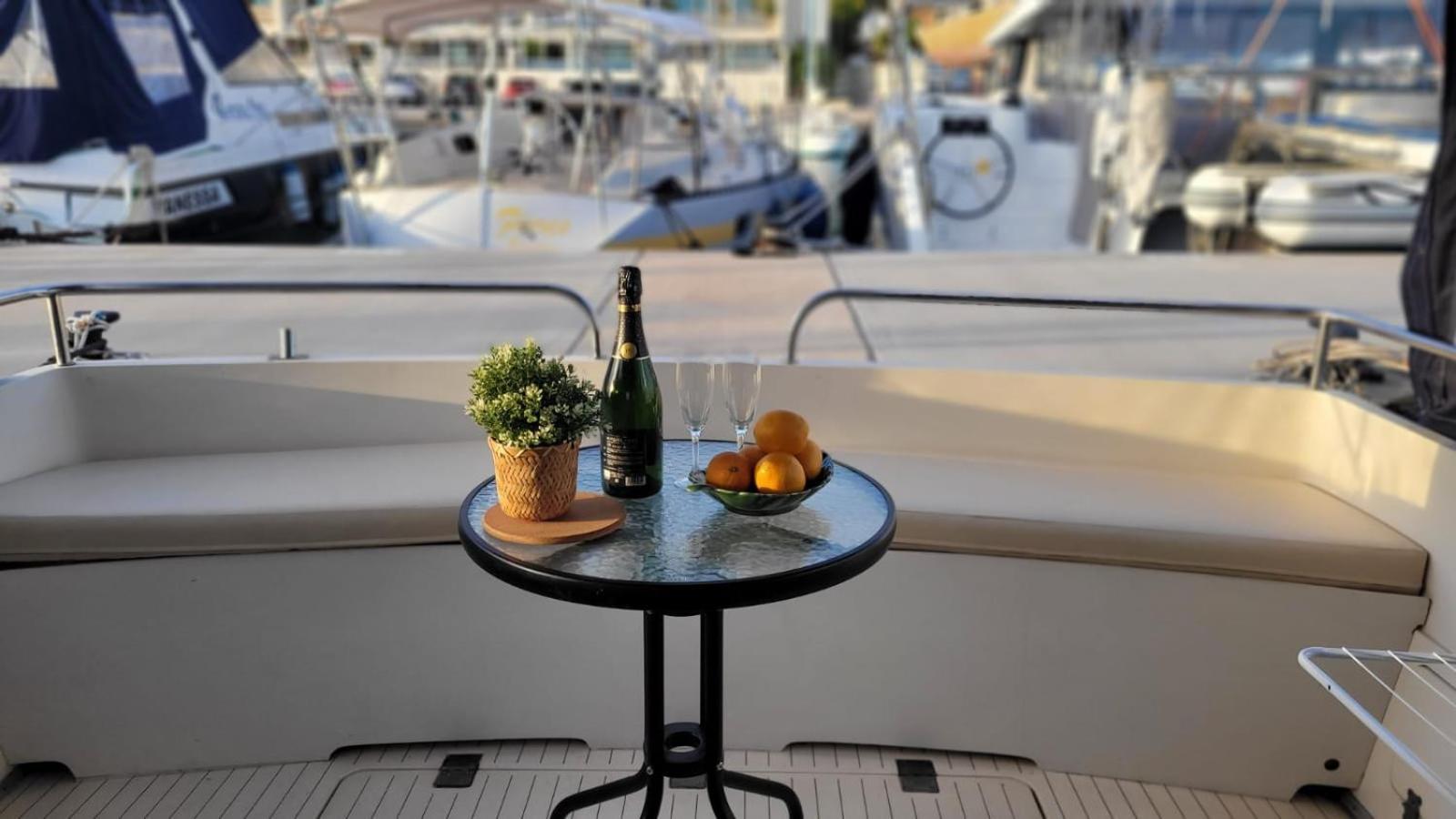 Cosy And Homey Houseboat Castelldefels Botel *