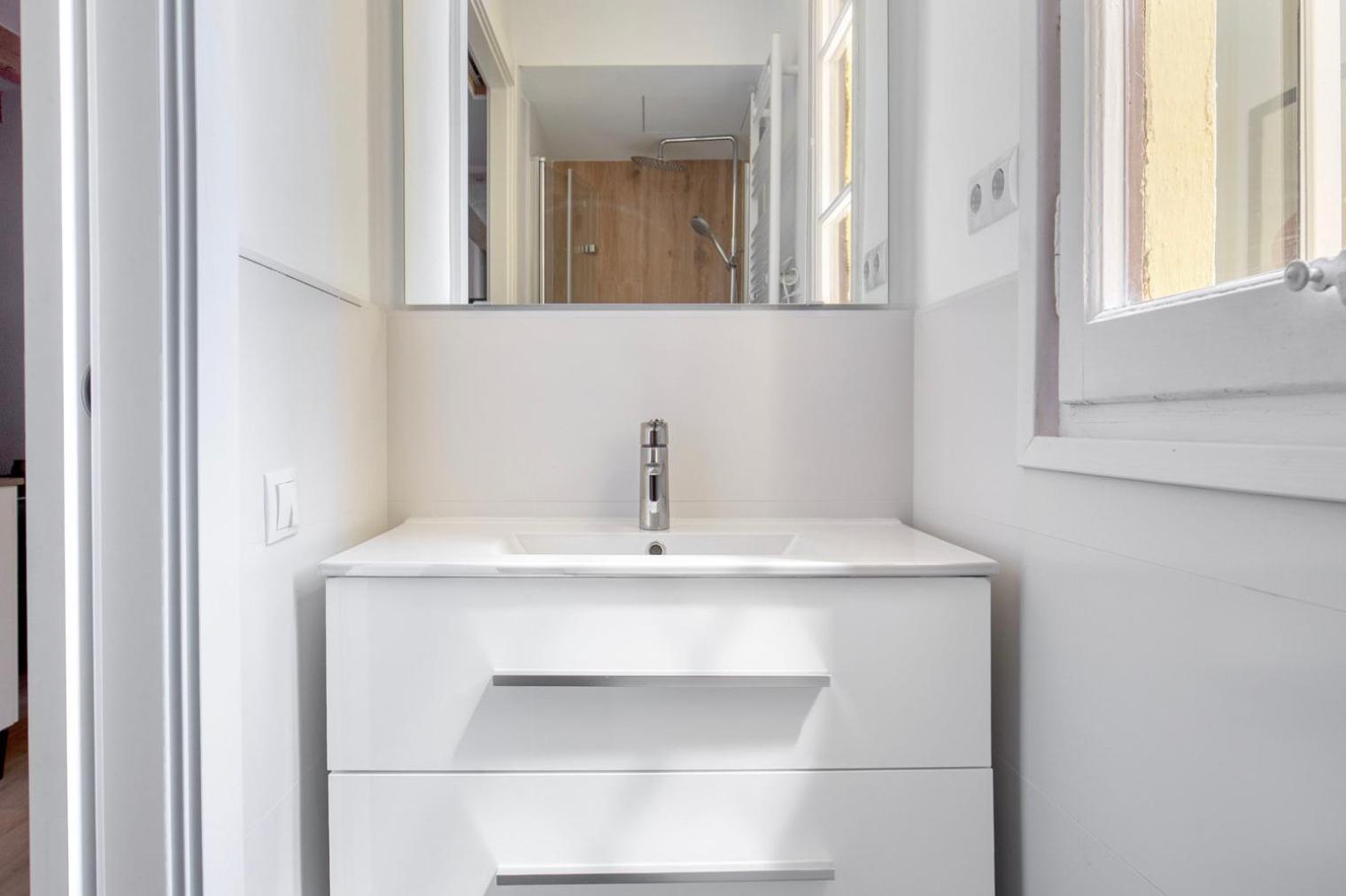 Apartment Blueground Sarria Nr Old Town Bcn-103 Barcelona