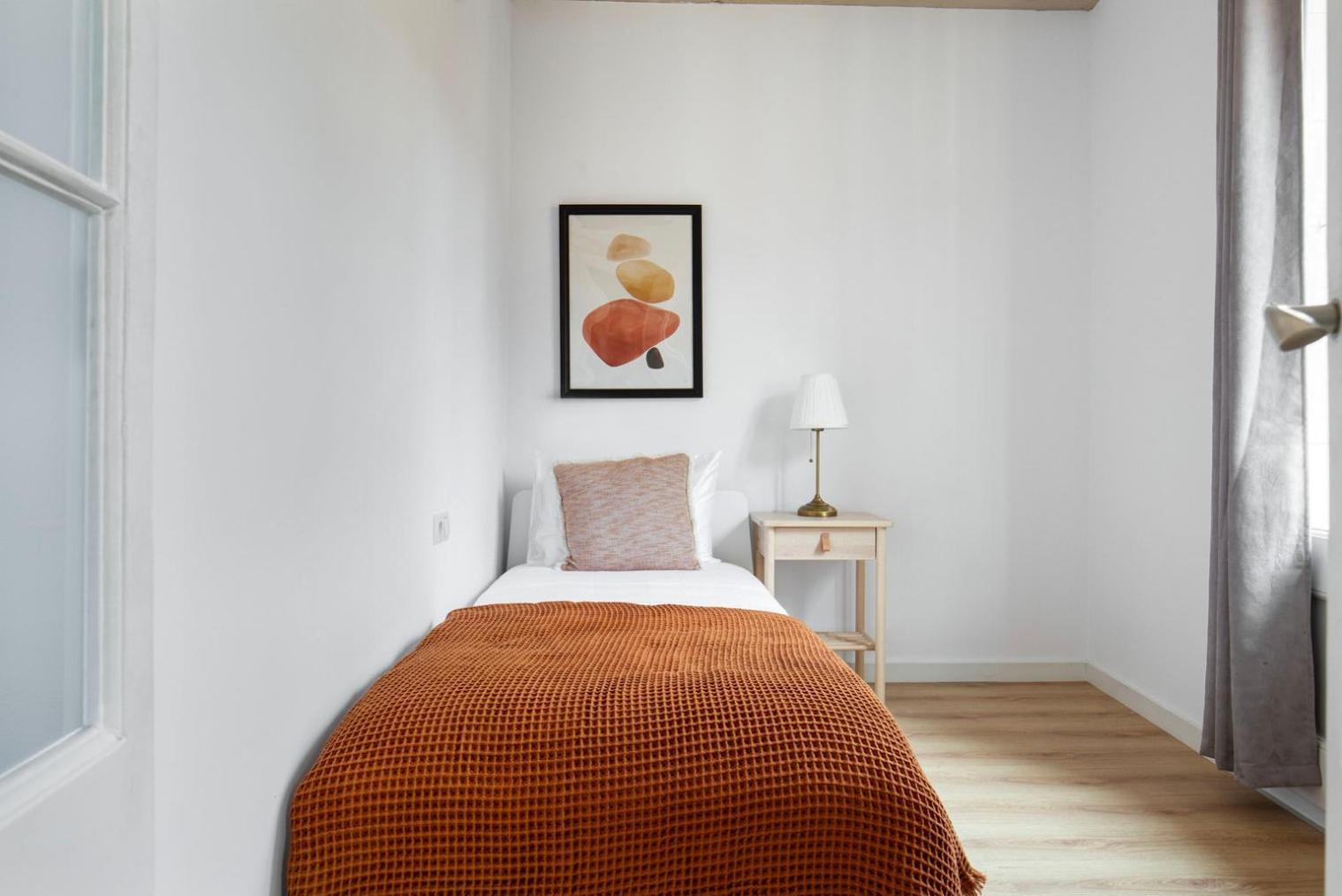 Blueground Sarria Nr Old Town Bcn-103 Apartment *