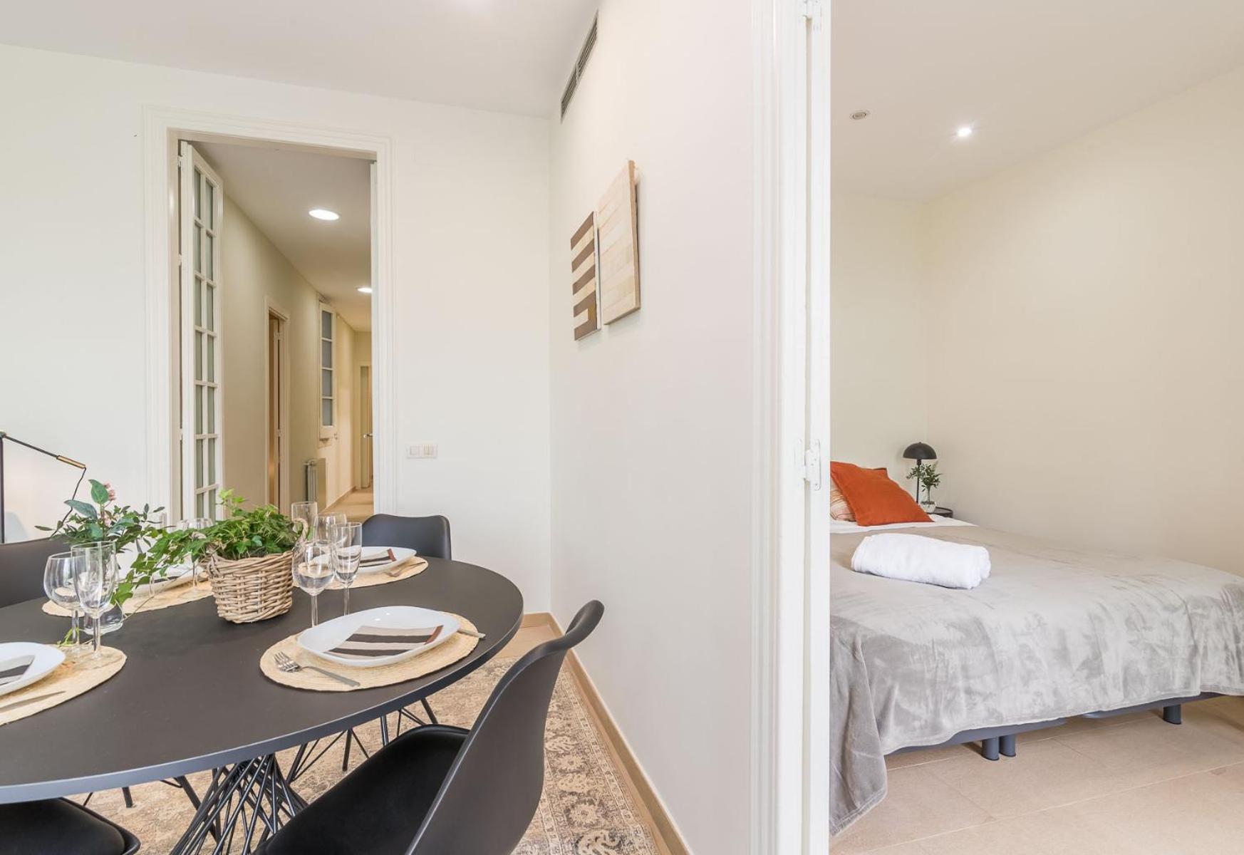 My Space - Spacious And Modern Near The Hospital Clinic * Barcelona