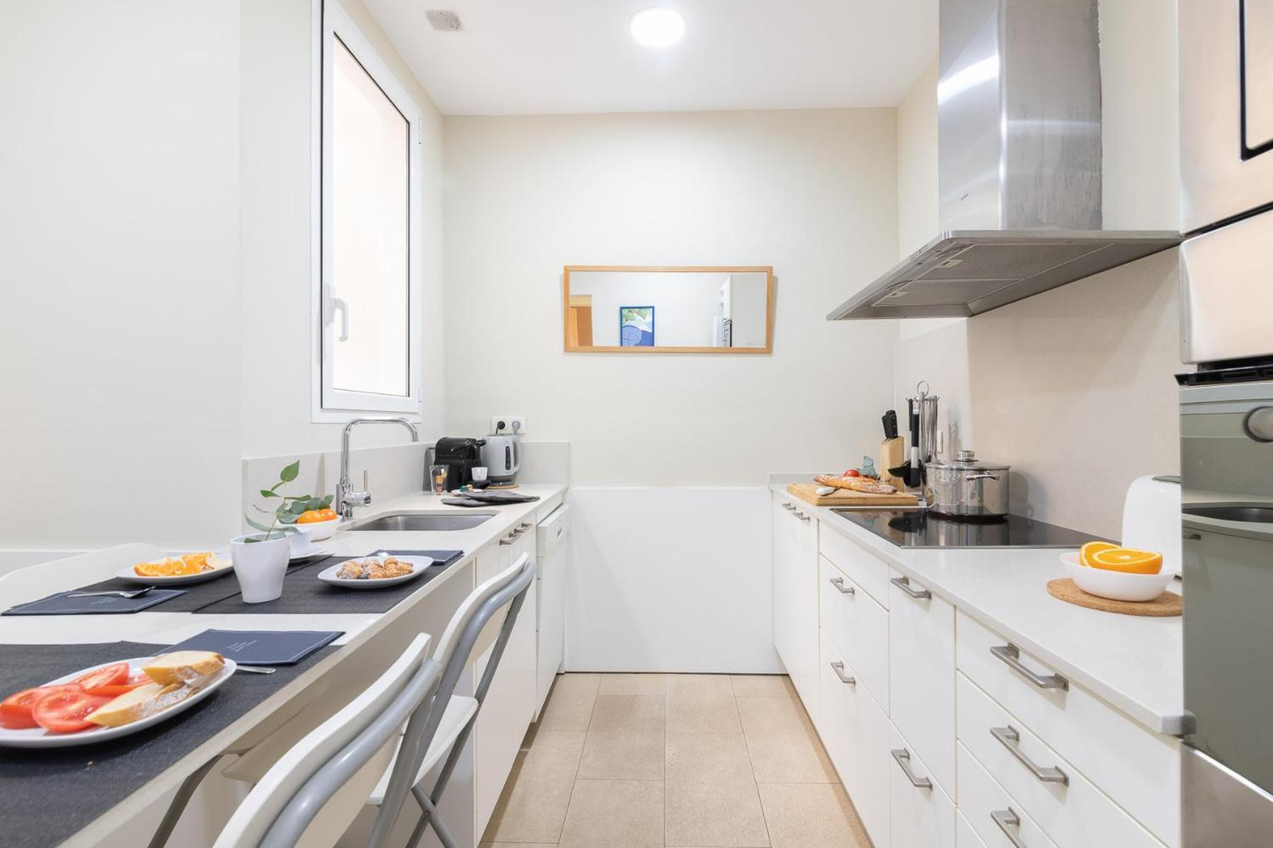 My Space - Spacious And Modern Near The Hospital Clinic Apartment Barcelona