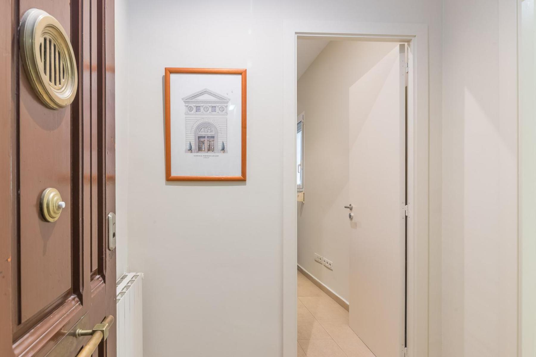 My Space - Spacious And Modern Near The Hospital Clinic Apartment