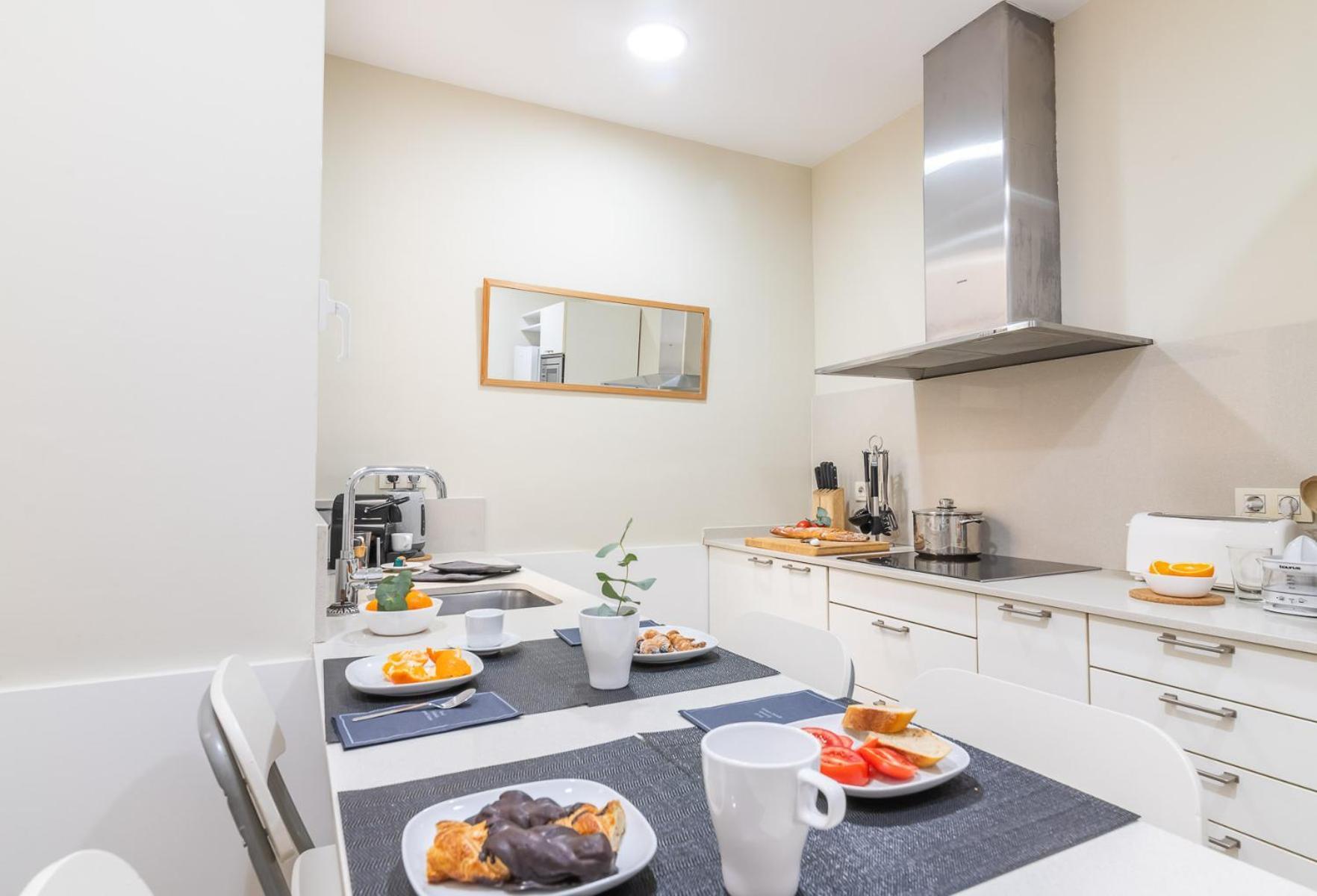 My Space - Spacious And Modern Near The Hospital Clinic Apartment