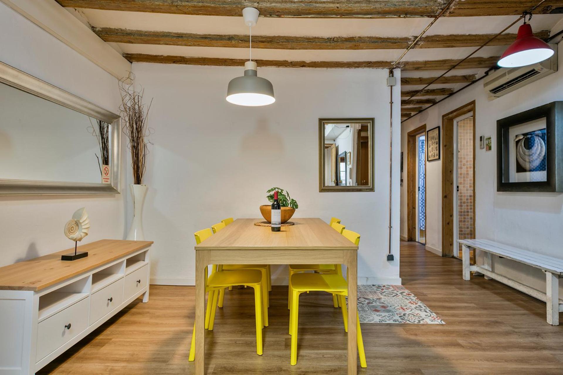 Encanto En Las Ramblas: Espacio Perfecto Para 9 Appartement