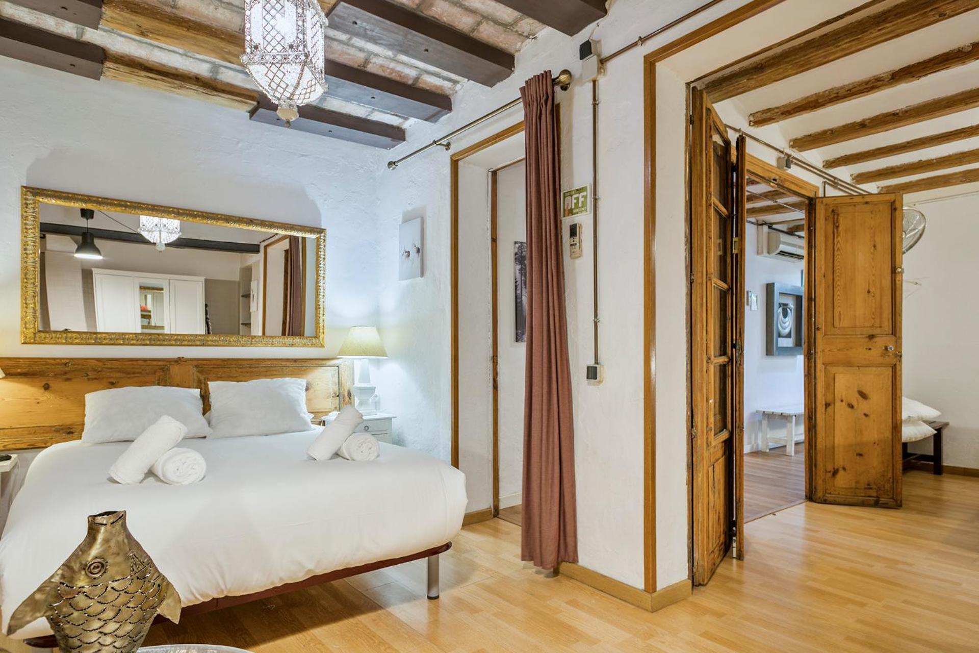 Encanto En Las Ramblas: Espacio Perfecto Para 9 Appartement